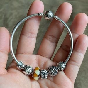 Pandora Bangle Bracelet w/ 6 Charms EUC